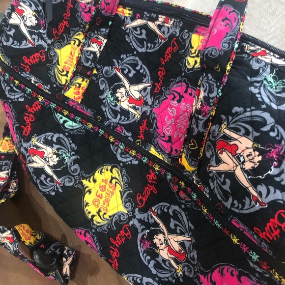 Authentic Betty Boop Overnight Duffel/Duffle Bag - Picture 3 of 14